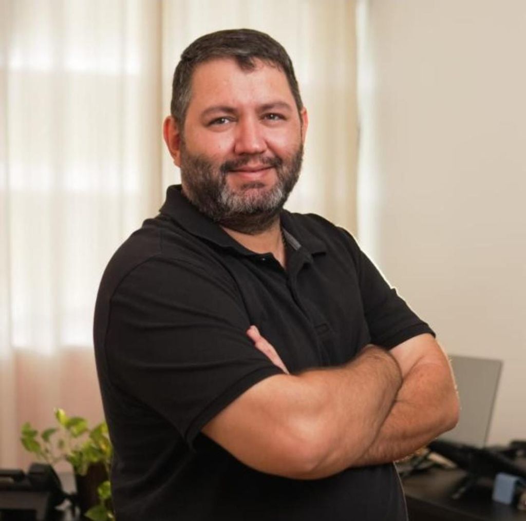 Isaque - Especialista em Telefonia